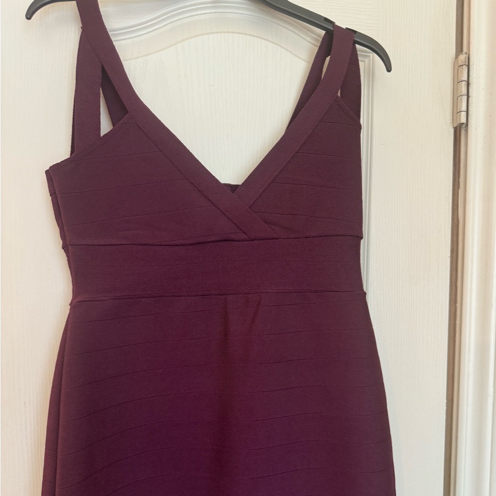 Burgundy Bodycon dress with gold zipper in back